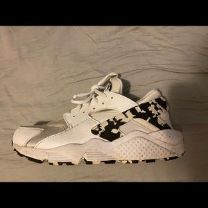 Super Stylish Air Huarache Run Womens Size 10